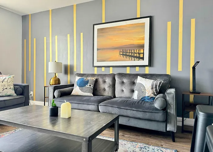 City View 16Th Floor 2 Bath Free Parking Lm1607